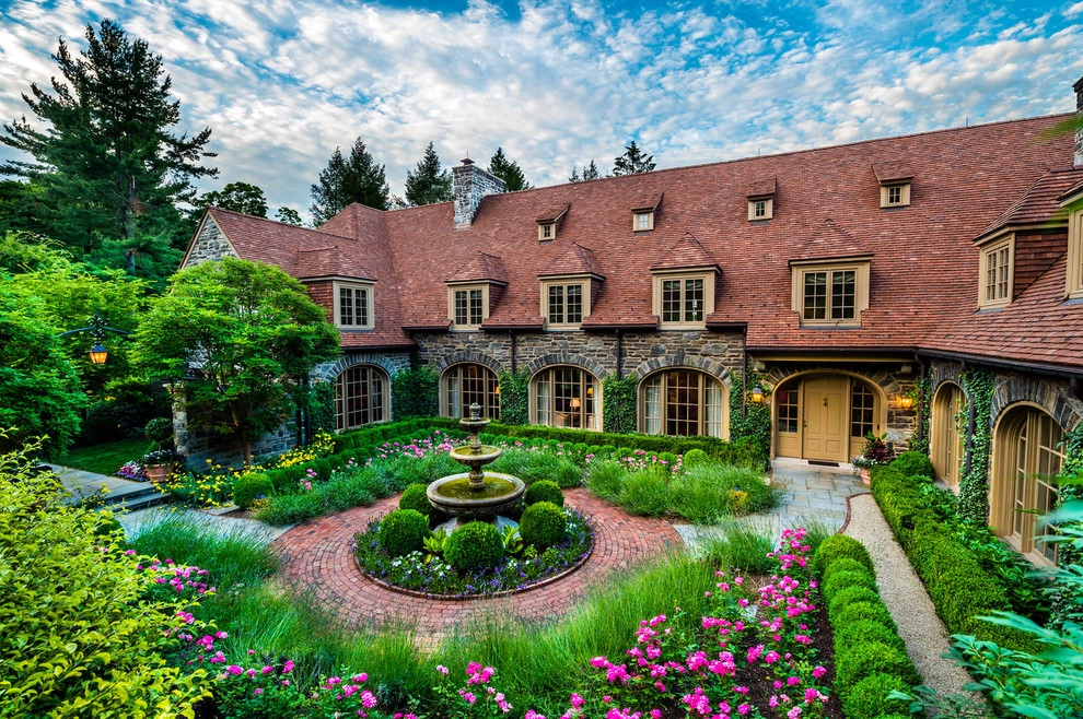 Carriage House by Hess Landscape Architects - Photo 3