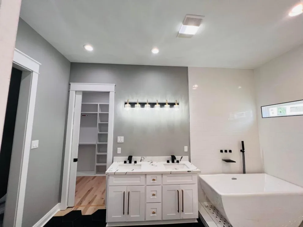 BATHROOM RENOVATIONS by Layth's Construction - Photo 8