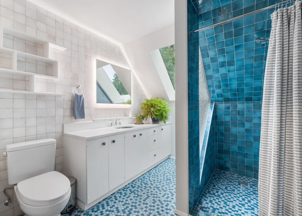 Gig Harbor, WA Bathroom Renovations by Rainier Construction LLC - Photo 6
