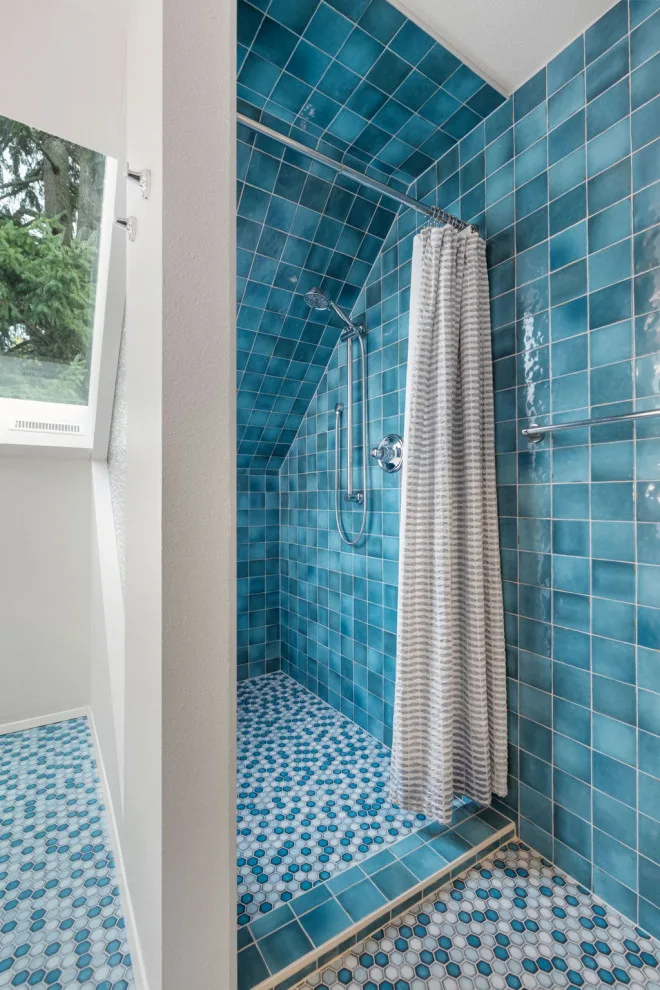Gig Harbor, WA Bathroom Renovations by Rainier Construction LLC - Photo 5