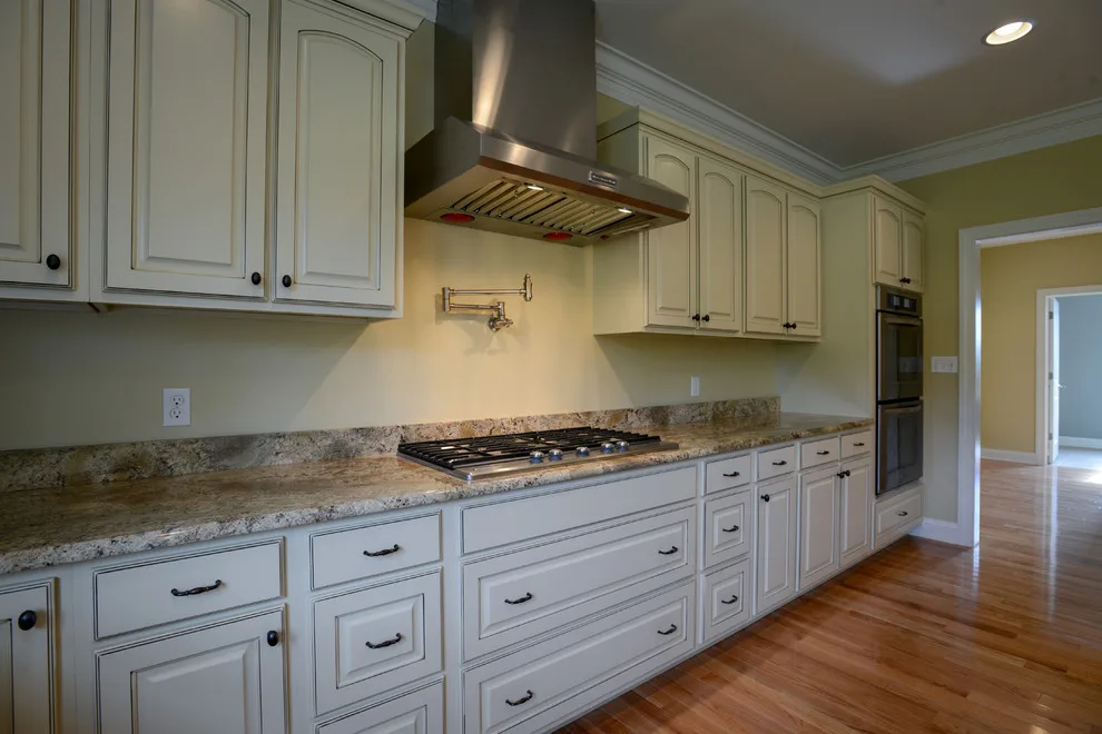 Modern Home by T-Ross Brothers Construction, Inc. - Photo 5