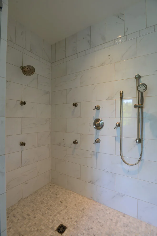 Modern Home by T-Ross Brothers Construction, Inc. - Photo 4