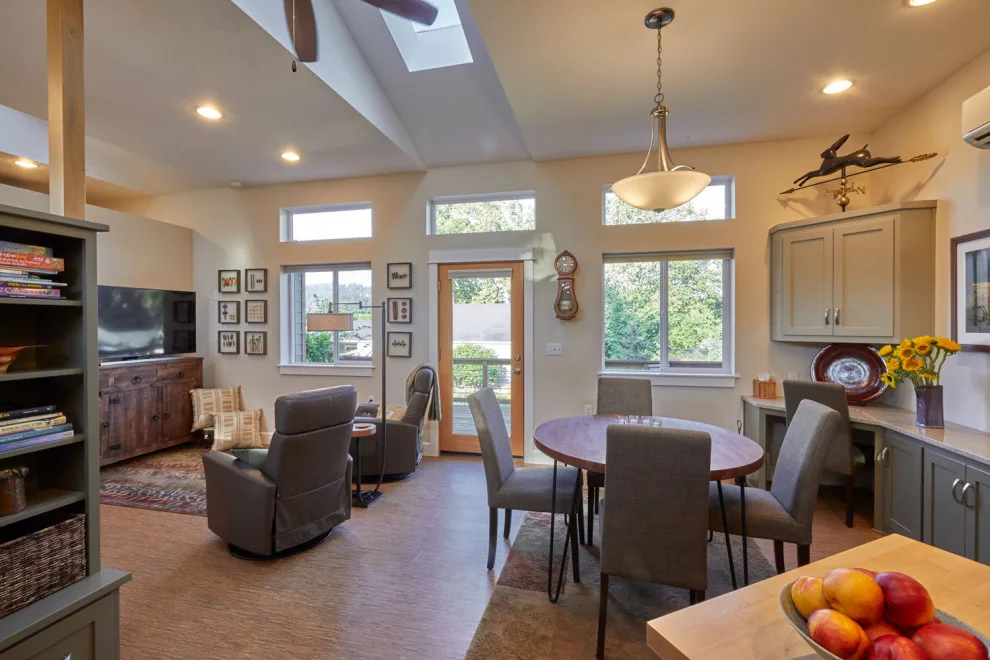 Welcoming Neighborhood Cabin by Rainbow Valley Design & Construction - Photo 2