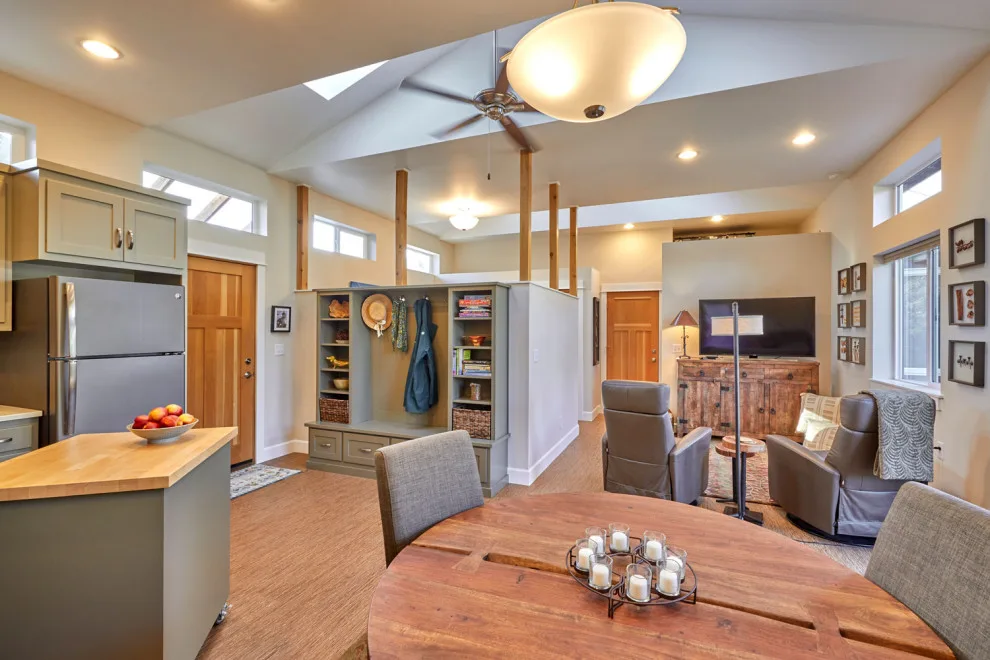 Welcoming Neighborhood Cabin by Rainbow Valley Design & Construction - Photo 5