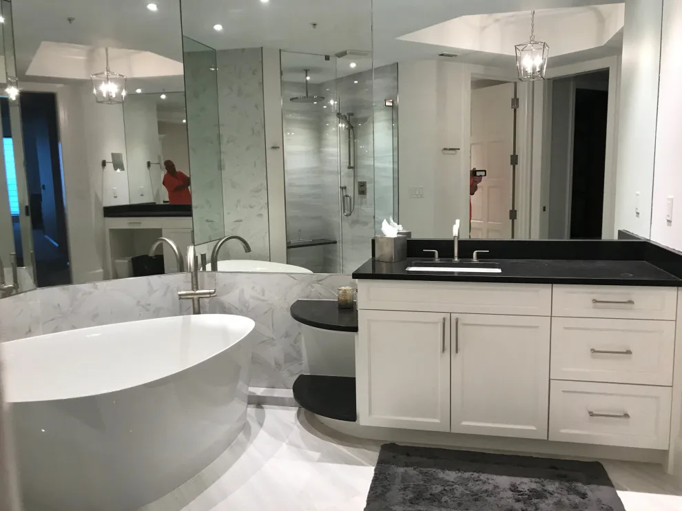 Luxury Bathroom by DeRoos2 Contracting & Renovations - Photo 3