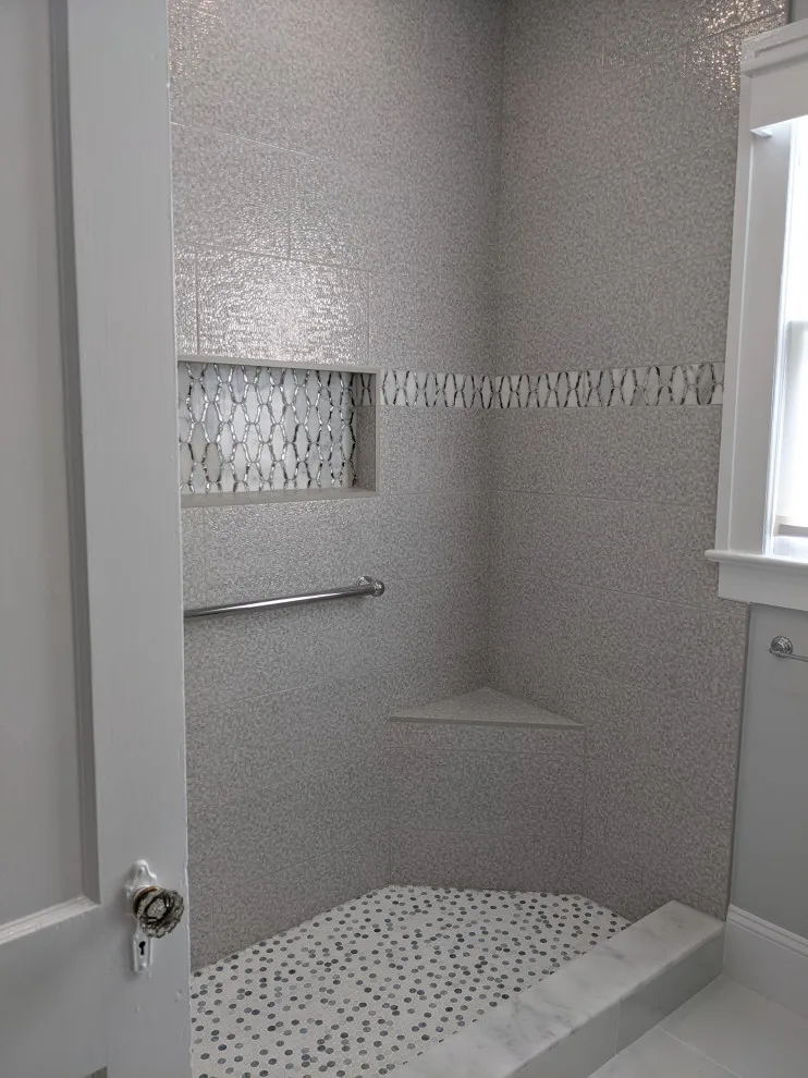 Distinctive Homes, LLC - Photo 10