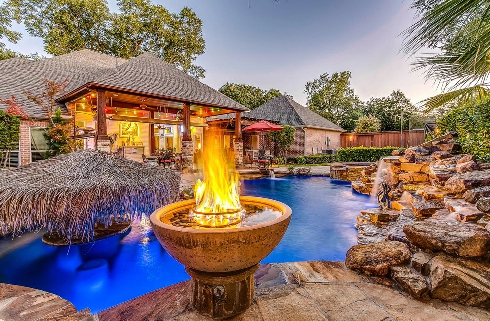Hobert Pools Tropical Outdoor Oasis by Hobert Pools And Spas - Photo 2