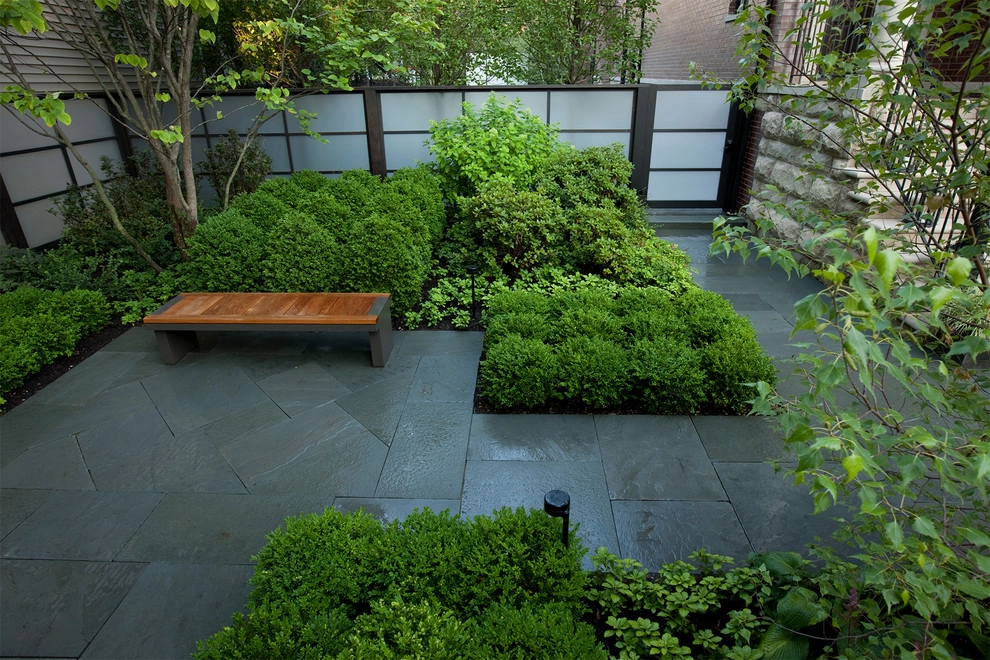 Modern Courtyard by Hoerr Schaudt Landscape Architects - Photo 4