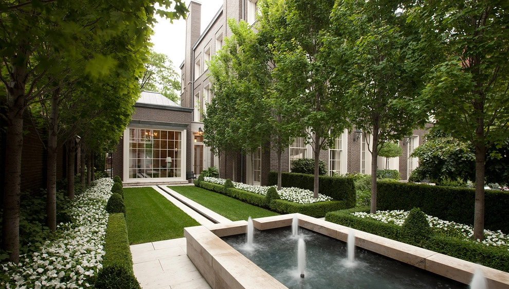 Contemporary Courtyard by Hoerr Schaudt Landscape Architects - Photo 3