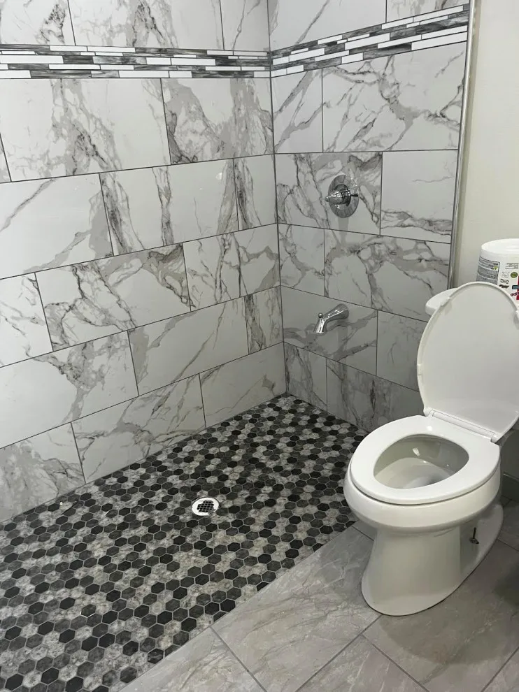 Restrooms by Rei Construction Consultant Inc. - Photo 7