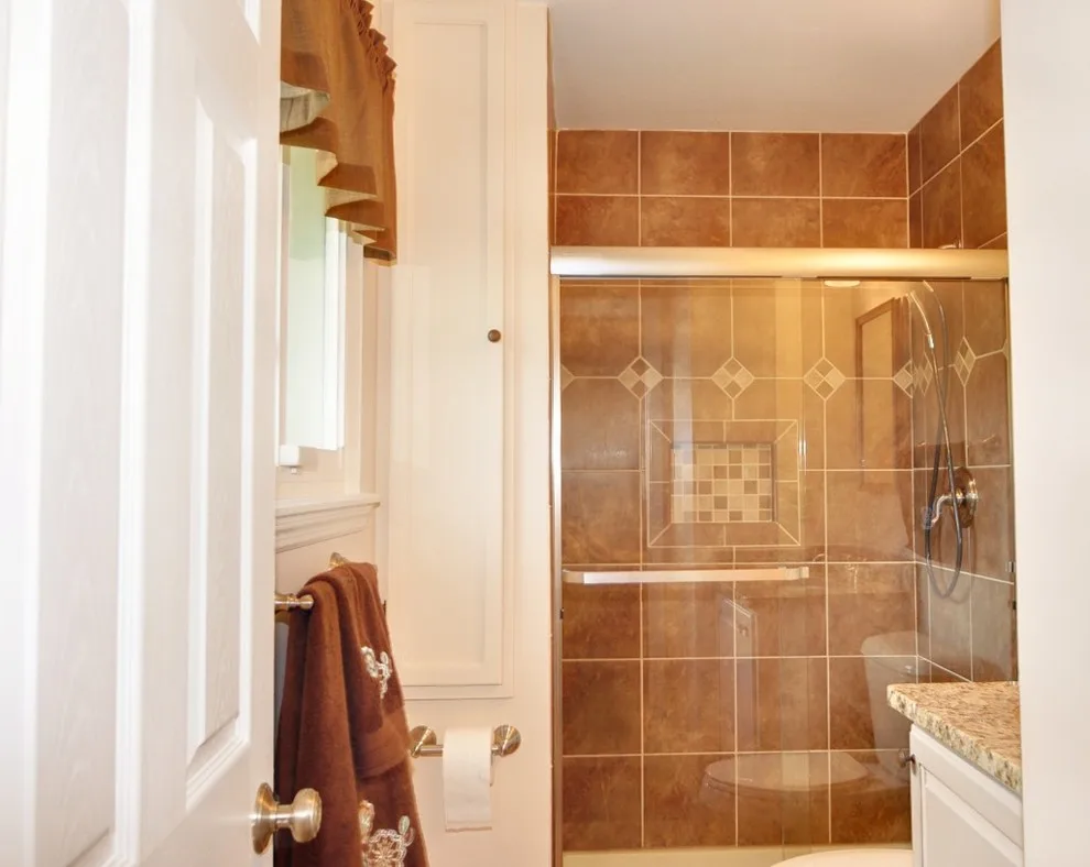 Bathing Areas by Jackson Custom Homes & Remodeling - Photo 28