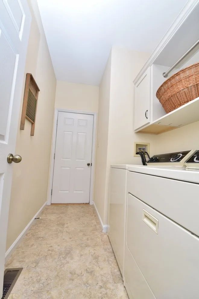 Bathing Areas by Jackson Custom Homes & Remodeling - Photo 38