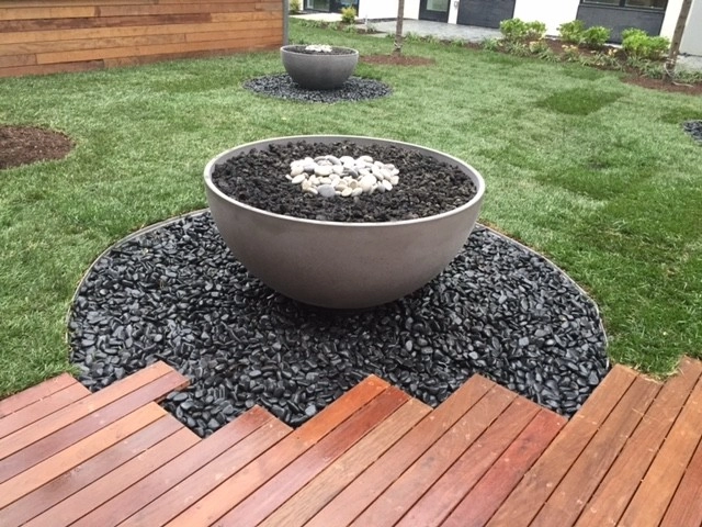 Courtyard Garden by Hufnagel Landscape Design & Construction Group - Photo 5