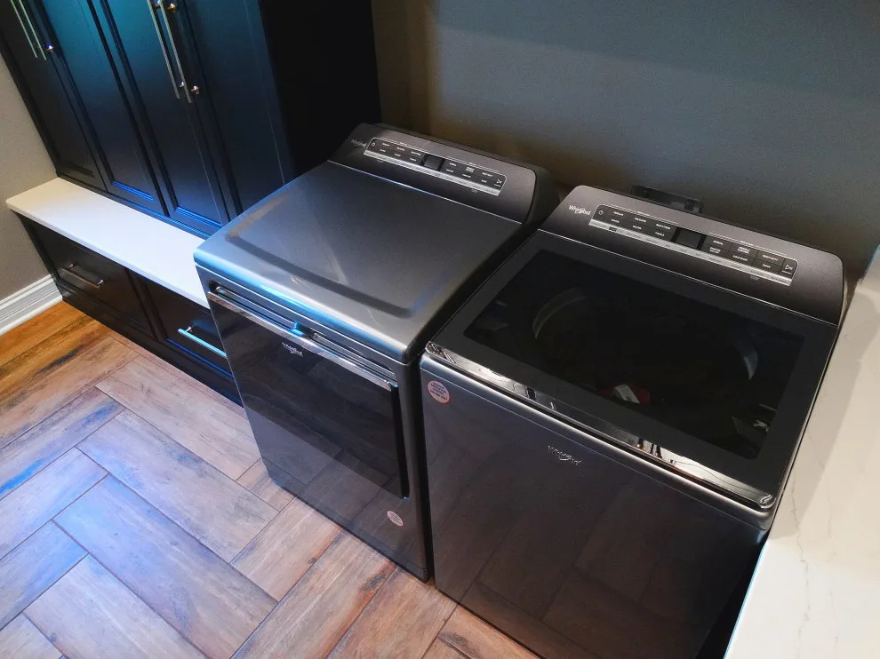 Bayside Home - Kitchen and Laundry Renovation by Cornerstone Remodeling, Ltd - Photo 2