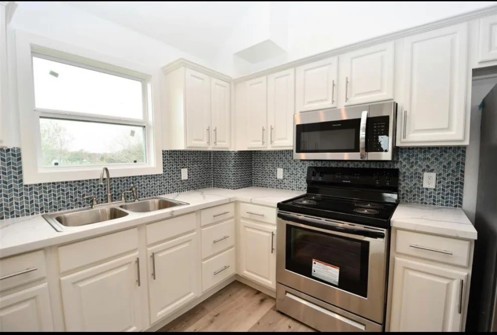 Amoraz Custom Builders, LLC - Photo 12