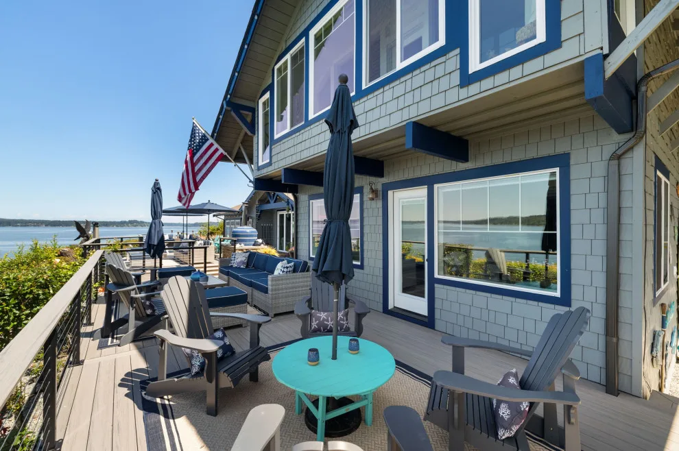 Lakebay Beach House, WA by Rainier Construction LLC - Photo 12