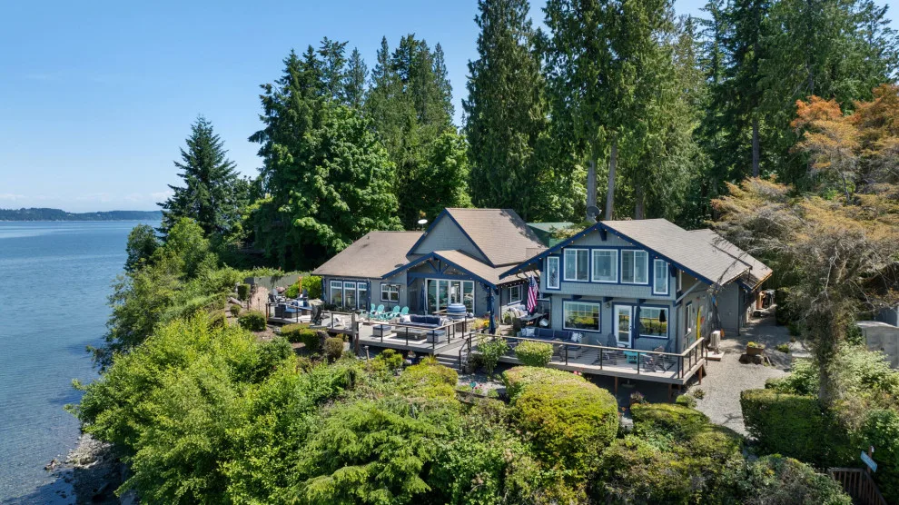 Lakebay Beach House, WA by Rainier Construction LLC - Photo 21