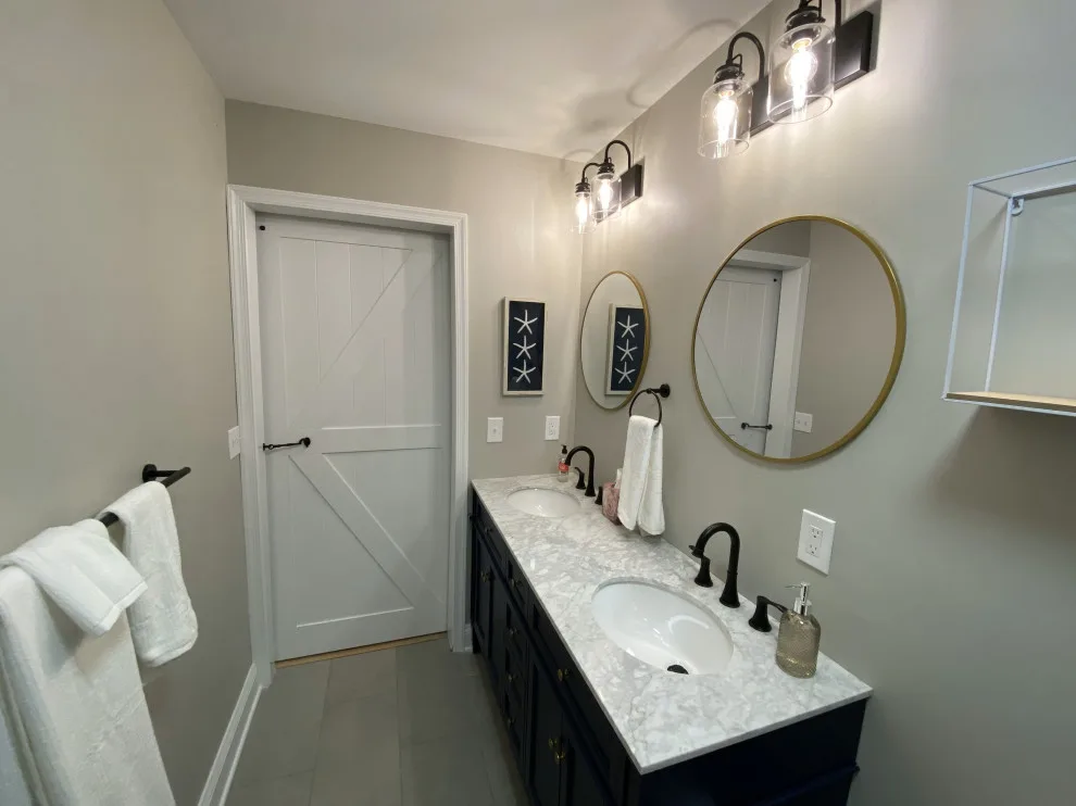 Coastal Residence Renovation - Interior by Oak & Pearl Construction, LLC - Photo 20