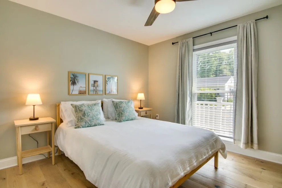 Coastal Residence Renovation - Interior by Oak & Pearl Construction, LLC - Photo 17