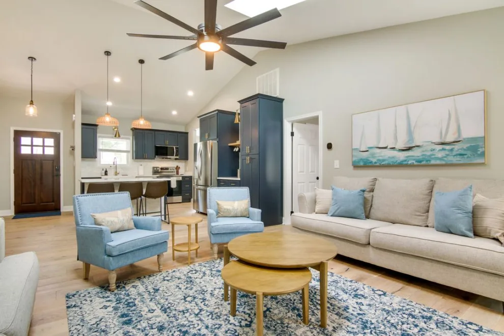Coastal Residence Renovation - Interior by Oak & Pearl Construction, LLC - Photo 5