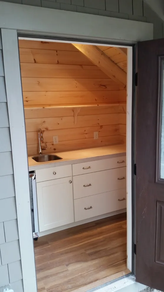 Coastal Shed Kitchen and Storage by Re-Modern Homes Inc/All Aspects Tile And Carpentry - Photo 2