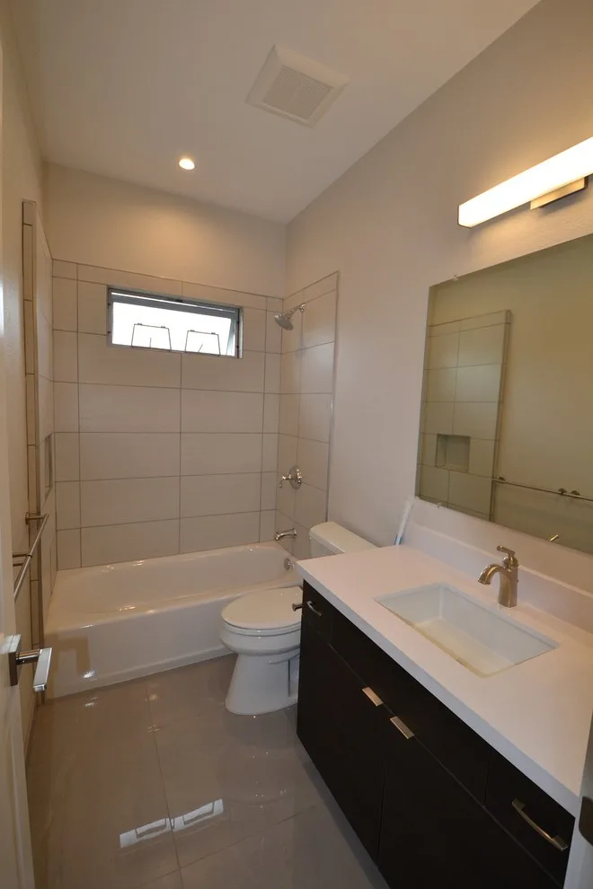 Stunning Personalized Residence in Aina Haina by DJ's Construction, Inc. - Photo 12
