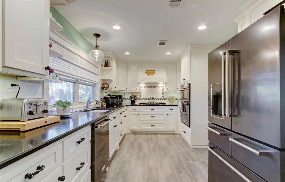 Stunning Personalized Lakefront Residence by Neil Robinson Custom Homes, LLC - Photo 48