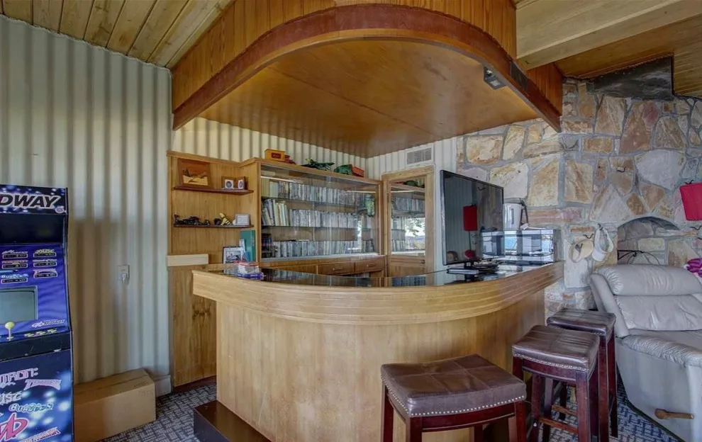 Stunning Personalized Lakefront Residence by Neil Robinson Custom Homes, LLC - Photo 46