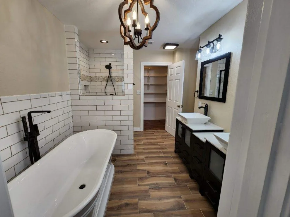 Master Bathroom Renovation: Before and After by A & T Designs And Remodel - Photo 5
