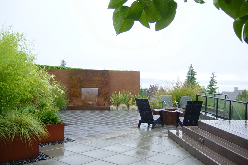 Waterfront Property, West Seattle by In Harmony Sustainable Landscapes - Photo 2