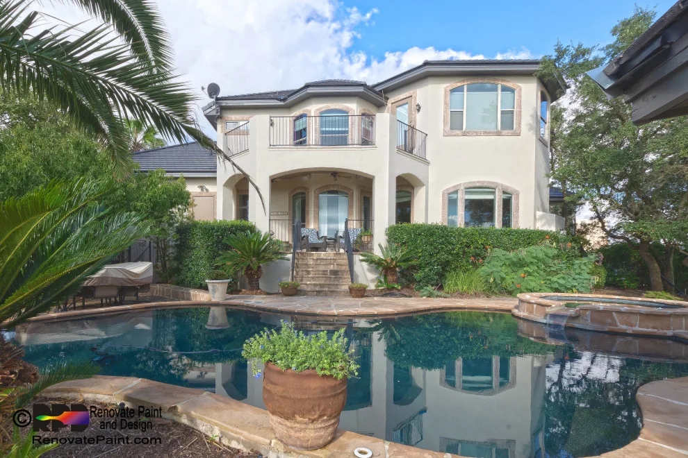 Beautiful Home: Exterior Stucco Coating & Kitchen Tile Backsplash by Renovate Paint And Design - Photo 12