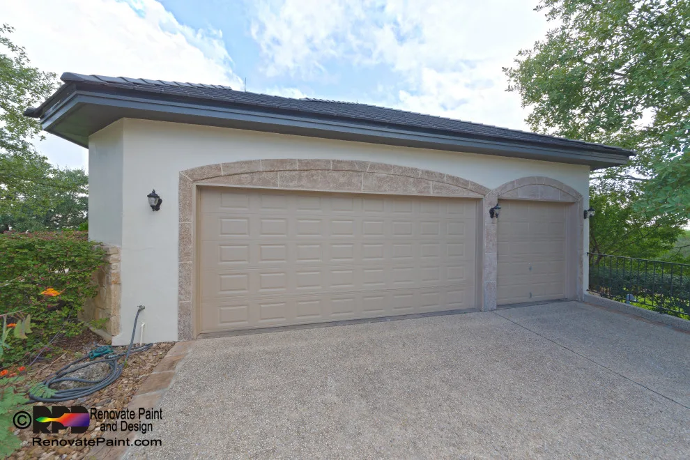 Beautiful Home: Exterior Stucco Coating & Kitchen Tile Backsplash by Renovate Paint And Design - Photo 3