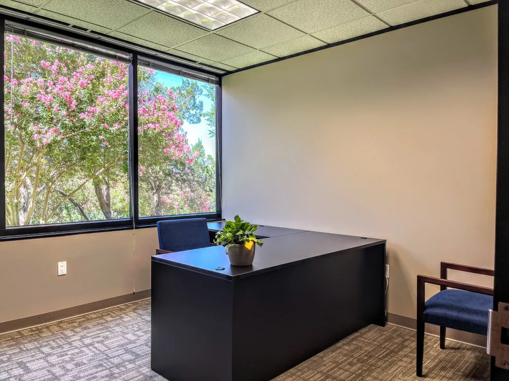 Office Space for Commercial Tenants by Jonestar Construction - Photo 4