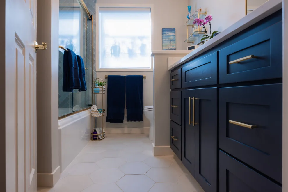 Bellevue | Timeless Modern Bathroom Renovation by Hi Hat Installations - Photo 8