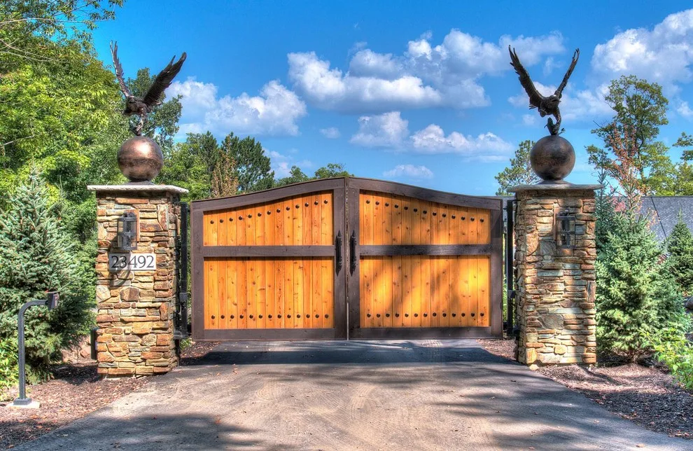 Grand Pine Getaway by Baratto Brothers Construction - Photo 10