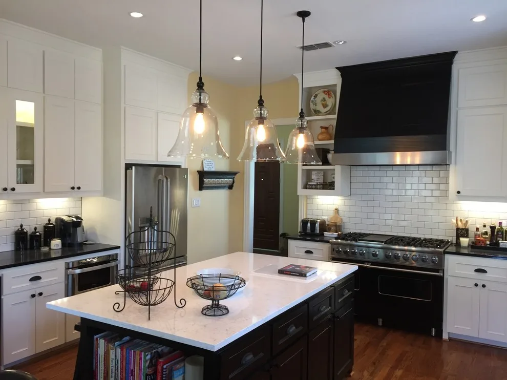 Hunter's Creek Monochrome Outdoor Kitchen by Servigon Construction Group - Photo 2