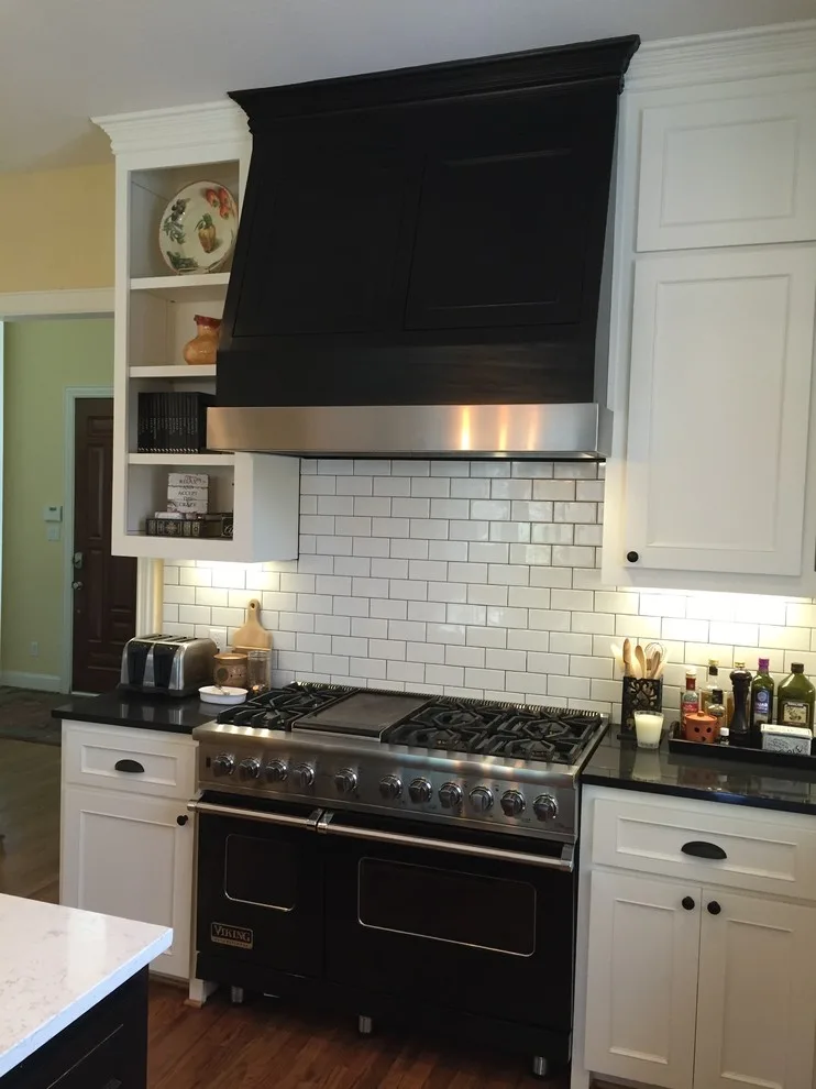 Hunter's Creek Monochrome Outdoor Kitchen by Servigon Construction Group - Photo 5