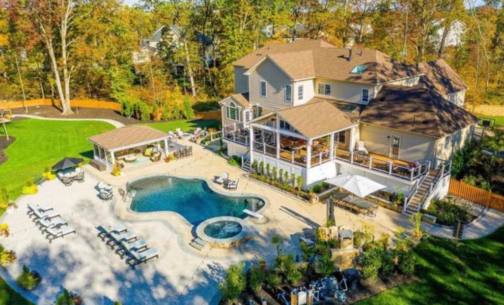 Pool and covered spaces by Iris Design Associates - Photo 12