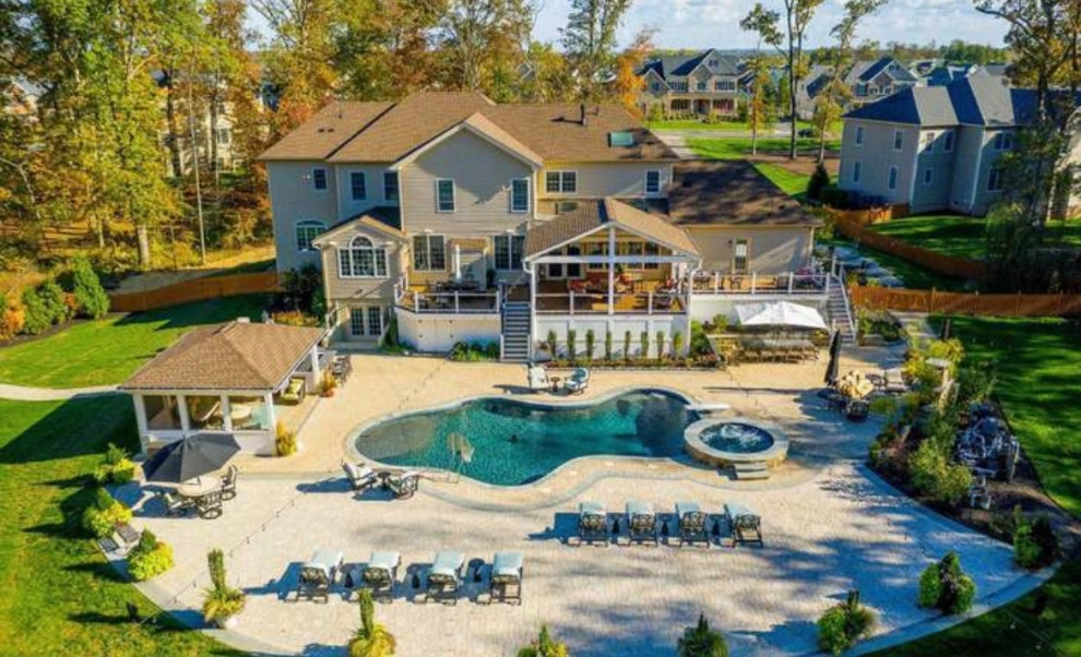 Pool and covered spaces by Iris Design Associates - Photo 13