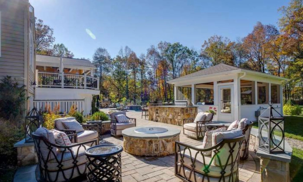 Pool and covered spaces by Iris Design Associates - Photo 9
