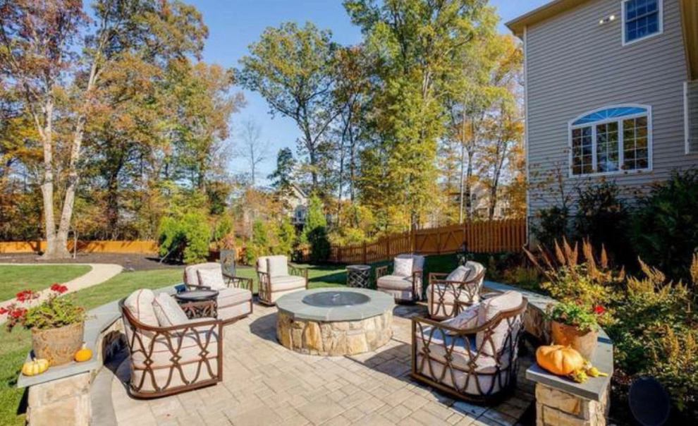 Pool and covered spaces by Iris Design Associates - Photo 6