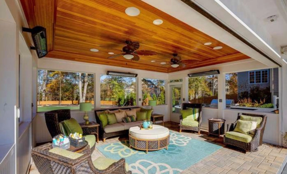 Pool and covered spaces by Iris Design Associates - Photo 10