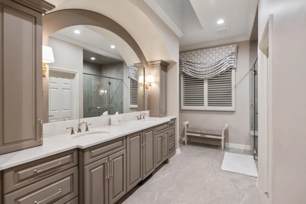 Bloomfield Hills Restroom by Newmyer Distinctive Remodeling - Photo 13