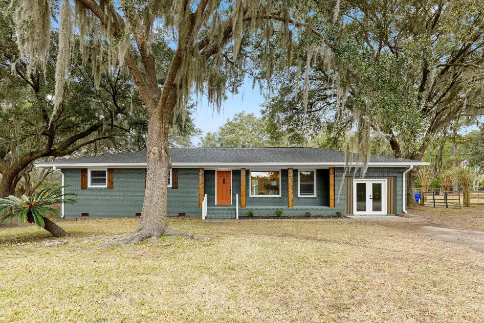 Contemporary Ranch-Style Home by Southern Harbor Construction LLC - Photo 8