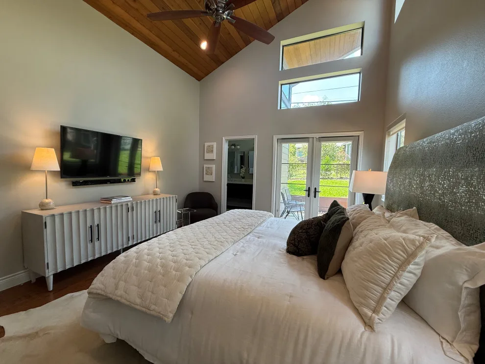 Transitional Renewal by Oak & Iron Construction Group - Photo 5
