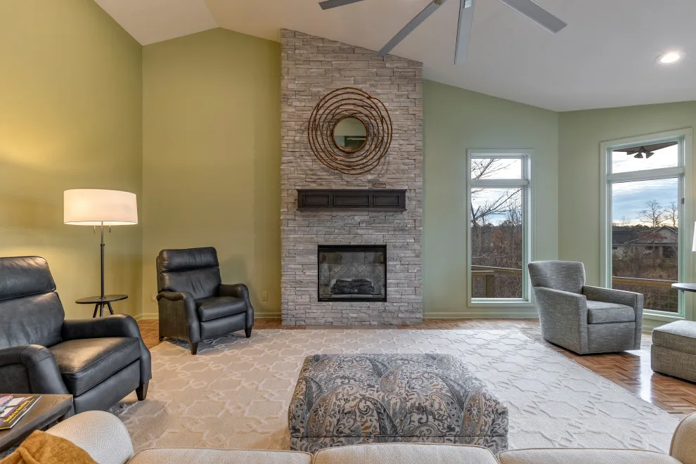Caparroso Main Bath and Living Space by REstructure || Design - Remodel - Photo 4