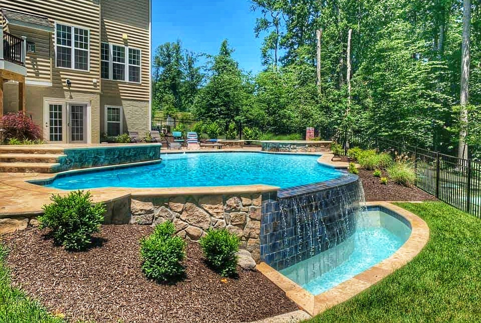 Vanishing Edge Pool in the Back Yard by Iris Design Associates - Photo 3