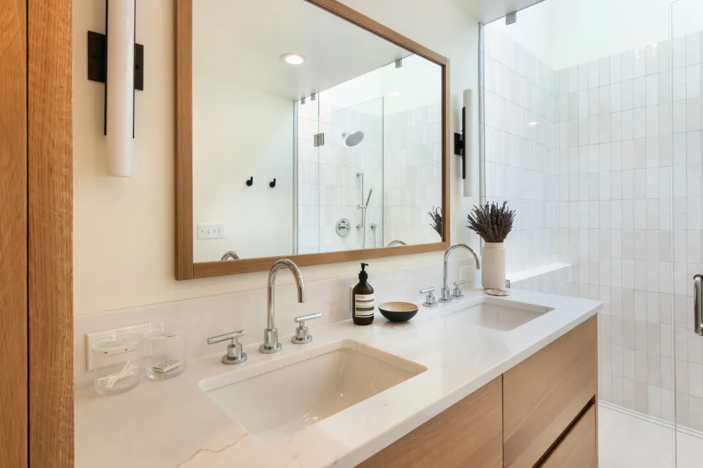 Cedar Hills Primary Bathroom by Straight Line Design And Remodeling - Photo 2
