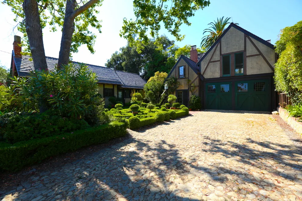 Chancellor Manor by Castle Construction Of Santa Barbara - Photo 15