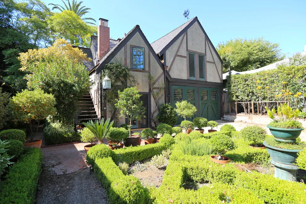 Chancellor Manor by Castle Construction Of Santa Barbara - Photo 35
